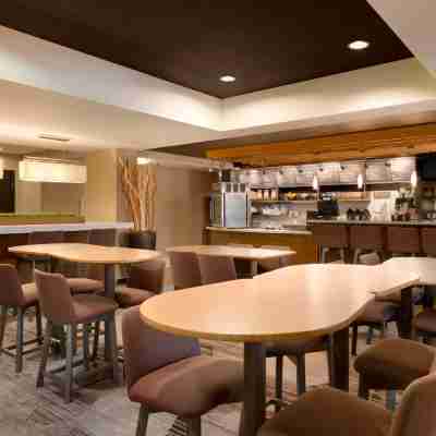 コートヤード ブルーミントン ノーマル Dining/Meeting Rooms