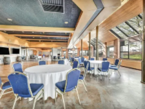 Delta Hotels Mount Pleasant Hotels in Racine