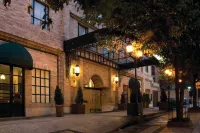 Embassy Suites by Hilton Bogotá Rosales Hotels in Bogota