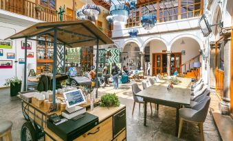 Socialtel Plaza de Armas Cusco - Formerly Selina Plaza de Armas Cusco