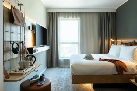 Moxy Plymouth Отели рядом с достопримечательностью «Mayflower International Marina»