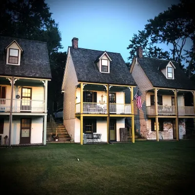 Cozy, unique, historic registered cottage on the Corsica River!