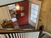 Paddock House Natural Area Gem! Covered parking. Fenced yard. Access Ramp. Peace