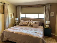 AWESOME Sunsets by the Heated Pool, putting green, hot tub & Tucson Night Lights Hotel a Tanque Verde