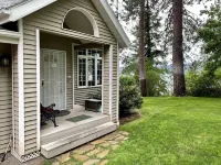 Enjoy Lake Life in Carlin Bay