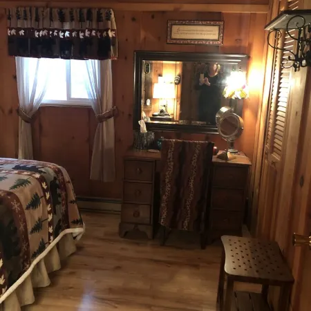 Black Bear Cozy Chalet, Lakeview, kayaks available for use