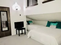 Price Reduction! Spotless Modern Condo, Everything new! Close to slopes! Hotels in Angel Fire