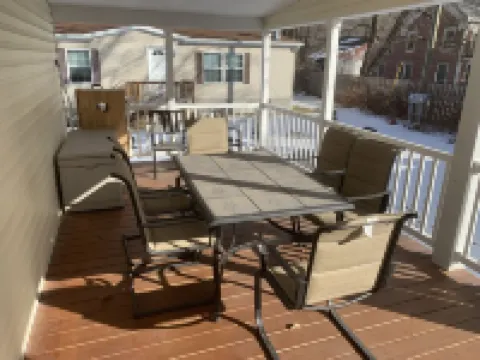 LOCATION! LOCATION!! WALK TO FESTIVALS AND HUNTER MOUNTAIN!!!! Hotels in Hunter