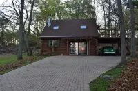 Log Cabin at Lake Koshkonong - “The Overlook”