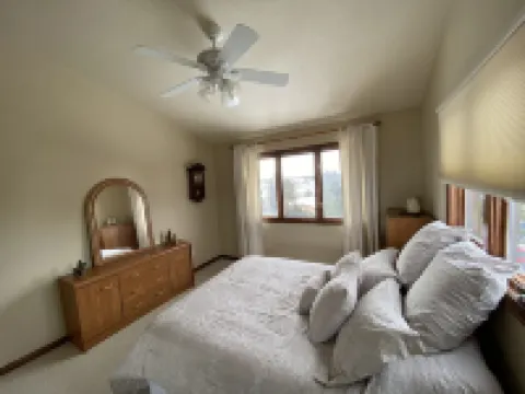 A Spacious Home With Great Views & Wildlife