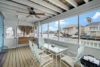 3 Bedroom Waterfront home with Pool and boat dock