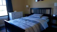 Modern pool villa, minutes from beaches, golf & shopping, free Wifi & Parking