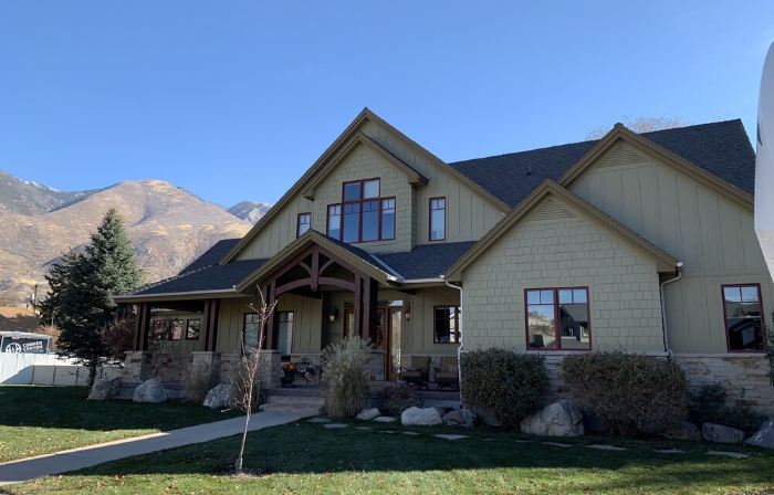Private Luxury Retreat: In-home Theatre, Hot Tub, Gym, Game Room, and Zebra!