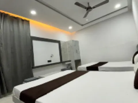 HOTEl SHREE ASHTAVINAYAK GRAND Hotels in Mandla