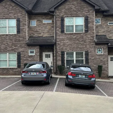 High End Townhouse 12 min walk to Campus and Downtown