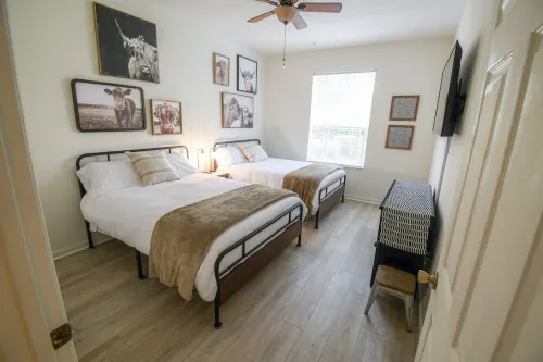 The Blue Flamingo!  Ground floor.  Close to Disney! Updated 2024-2025!