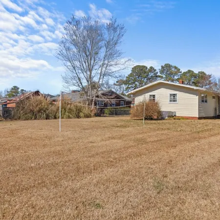 3Bed 1.5 Bath 10 Min to Base