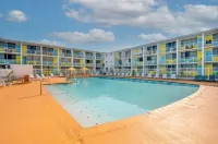 Kokomo Suites - Strand