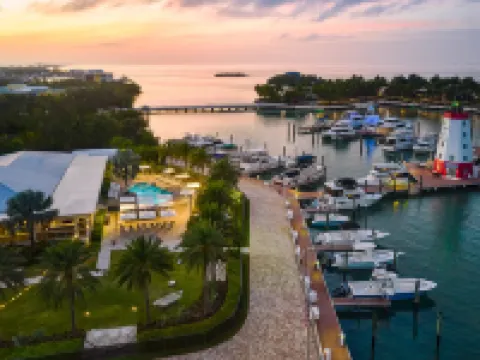 Faro Blanco Resort Marathon Florida Keys, Curio by Hilton Hotel di Marathon