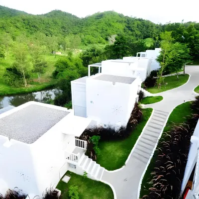 Aristo Chic Resort and Farm Hotels near Mon Kai Restaurant