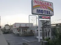 Niagara Inn & Suites