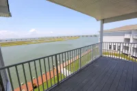 Hampton Inn & Suites Chincoteague-Waterfront - Ocean View