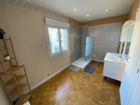 apartment on the port of Saint-Vaast-la-Hougue Отели рядом с достопримечательностью «Остров Татиу»