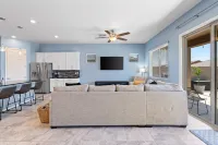 NEW!! GORGEOUS 4 Bed Desert Oasis with Pool!