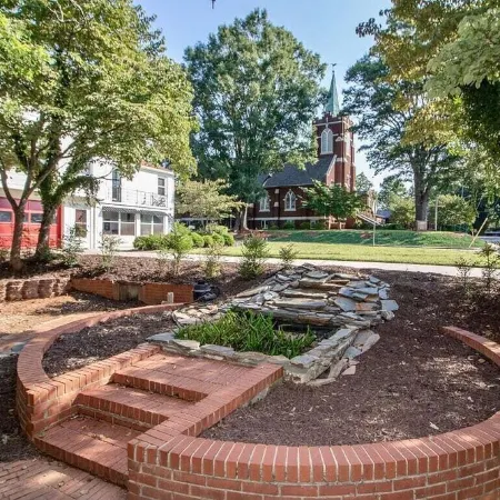 Charming 4-bedroom house with AC and WiFi in delightful Troutman