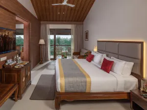 Uday Suites - the Airport Hotel