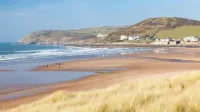 Sea Dunes - a Croyde bungalow with sea views & easy walk to the beach or village