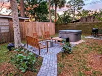 Indian River Escape ~ Hot Tub ~ Steps to River