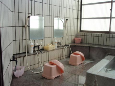 다지마야 료칸의 전통적인 객실 내부