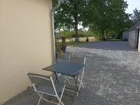 Studio in the heart of a village on the banks of the Loire Hôtels à : Saint-Clément-Des-Levées