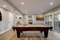 Modern Luxury Lakehouse w/ Private Dock on Lanier! Hotels near Phantom Fireworks of Buford