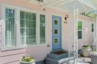 New! LaMoyne's Place - Charming 2-bedroom cottage in the B&B capitol of Texas