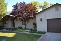 AZ Wine Country Retreat on Oak Creek Hotels near Horsin' Around Adventures (Sedona, AZ)