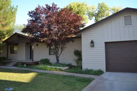 AZ Wine Country Retreat on Oak Creek Отели рядом с достопримечательностью «Хорсин Араунд Адвенчерс Седона»