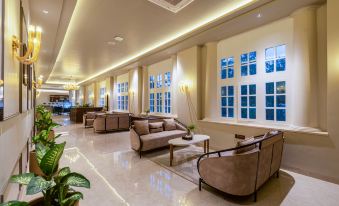 Saltstayz Autograph - Connaught Place