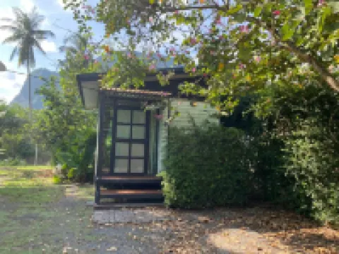 โรงแรมบ้านริมน้ำรีสอร์ท โรงแรมในอำเภอ ทับปุด