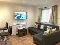 Fountain View 1Br Flat Oxford - Free Parking - Condos