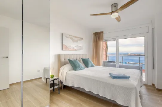 Apartment Near Playa de Roses Beach