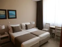Fly Hotel Hotels near Quatro de Fevereiro Luanda International Airport