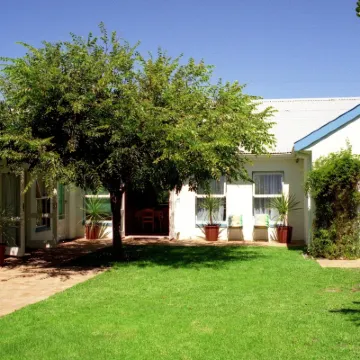 Blue Mountain Guest House Hotels near Intercare Parklands