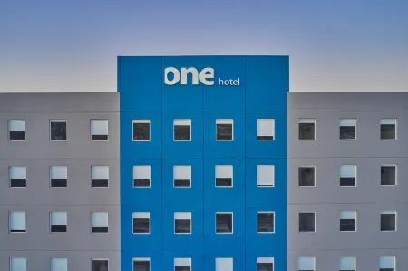 One Morelia Acueducto Отели рядом с достопримечательностью «Guadalupe Sanctuary»