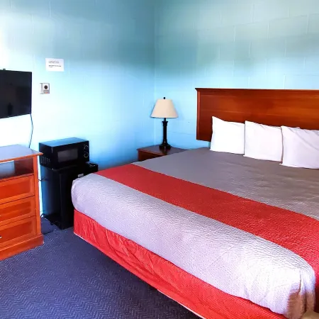 Holiday Host Motel & RV Park