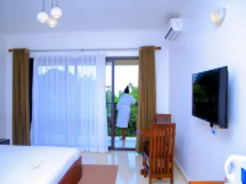 Greenyard Beach Hotel Hotels in Busiro