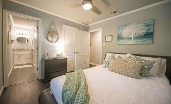 Walk to the Silos! 3 Bed 1960's Bungalow Near Baylor