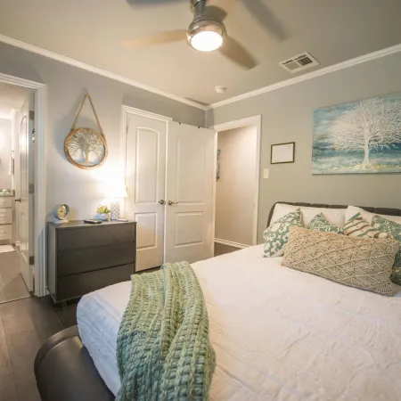 Walk to the Silos! 3 Bed 1960's Bungalow Near Baylor
