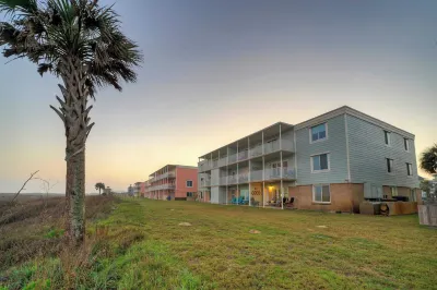 Beachfront Retreat w 2 Pools Tennis Boardwalk Pura Vida by AvantStay